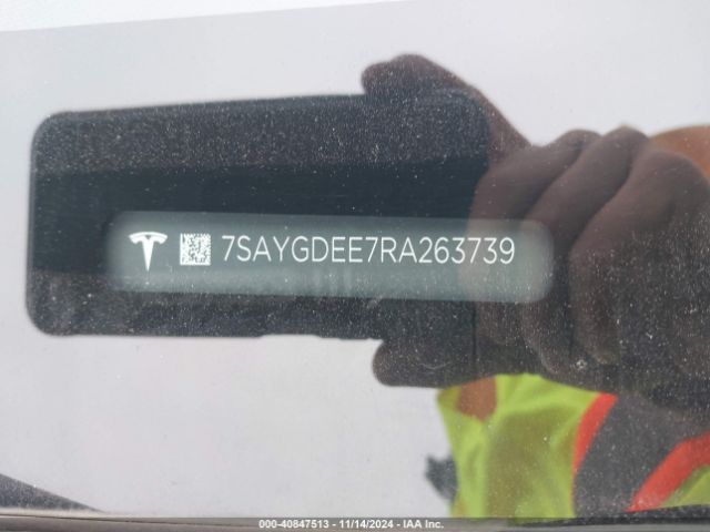 Photo 8 VIN: 7SAYGDEE7RA263739 - TESLA MODEL Y 