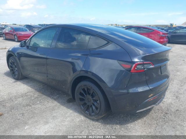 Photo 2 VIN: 7SAYGDEE7RA281254 - TESLA MODEL Y 