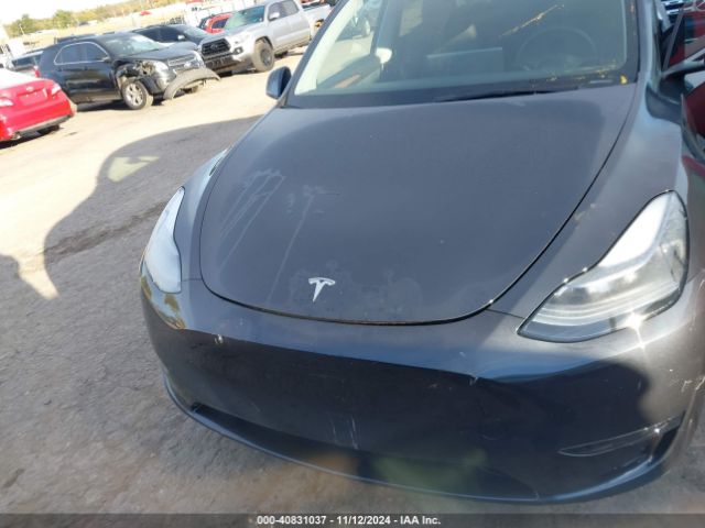 Photo 9 VIN: 7SAYGDEE7RA323941 - TESLA MODEL Y 