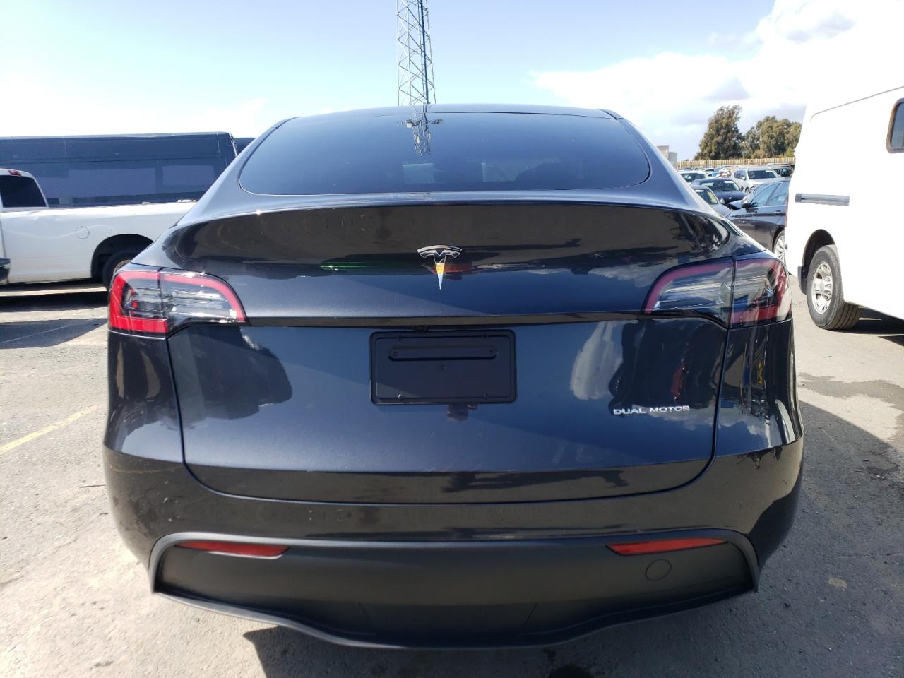 Photo 5 VIN: 7SAYGDEE7RF031564 - TESLA MODEL Y 