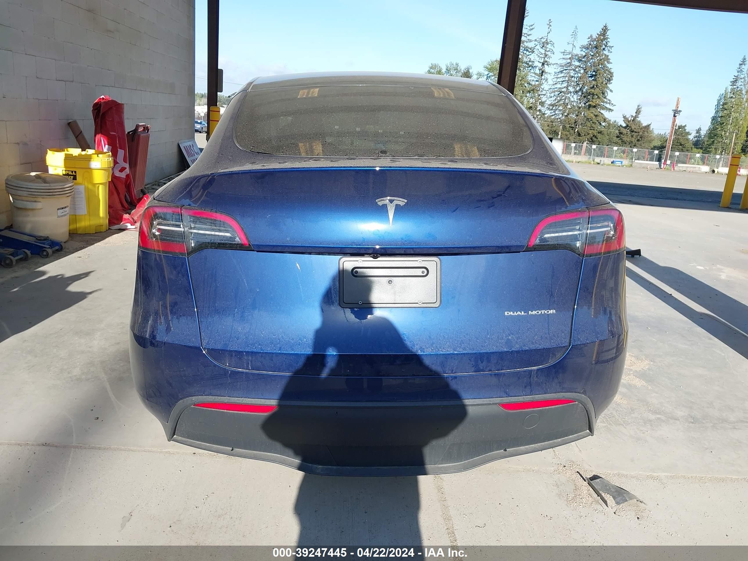 Photo 15 VIN: 7SAYGDEE7RF983819 - TESLA MODEL Y 