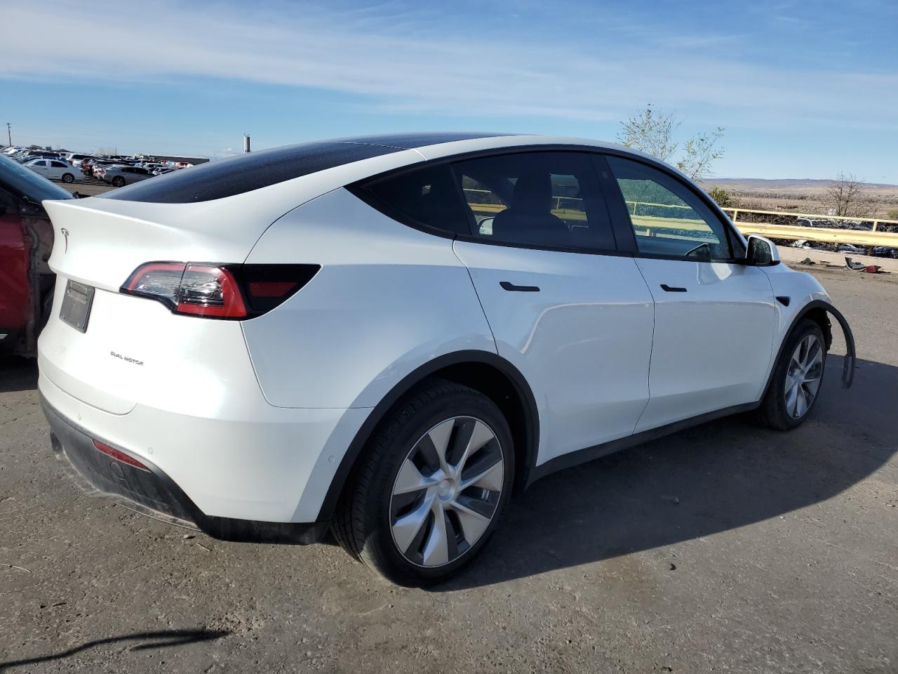 Photo 2 VIN: 7SAYGDEE8NF320074 - TESLA MODEL Y 