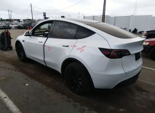 Photo 2 VIN: 7SAYGDEE8NF322780 - TESLA MODEL Y 