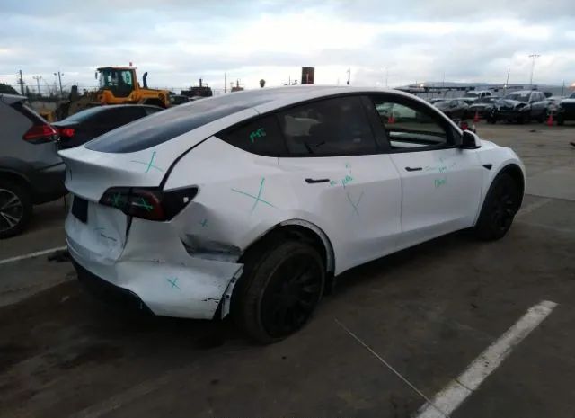 Photo 3 VIN: 7SAYGDEE8NF322780 - TESLA MODEL Y 