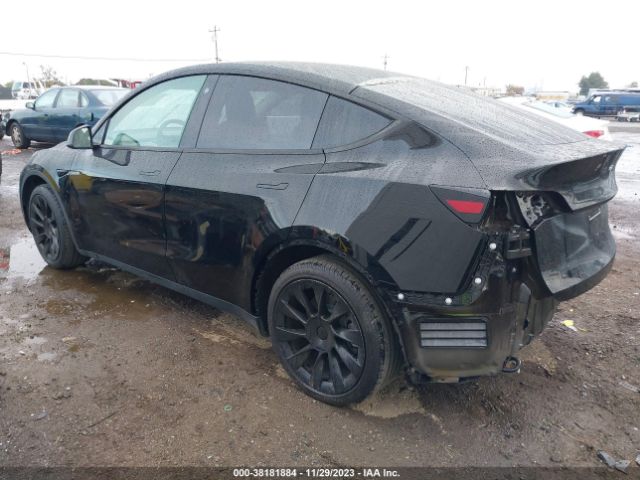 Photo 2 VIN: 7SAYGDEE8NF449612 - TESLA MODEL Y 