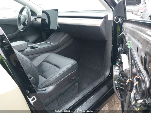 Photo 4 VIN: 7SAYGDEE8NF449612 - TESLA MODEL Y 