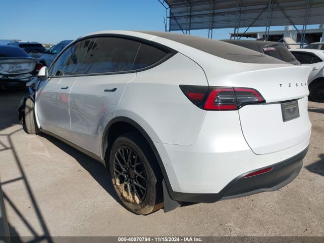 Photo 2 VIN: 7SAYGDEE8NF450405 - TESLA MODEL Y 