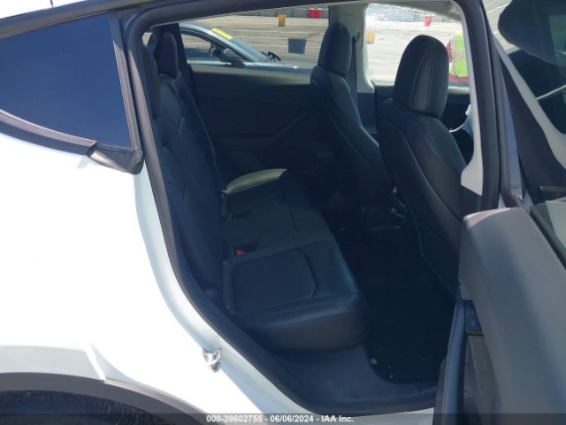 Photo 7 VIN: 7SAYGDEE8NF455555 - TESLA MODEL Y 