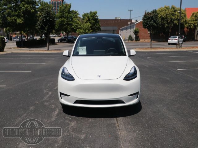 Photo 4 VIN: 7SAYGDEE8NF456673 - TESLA MODEL Y 