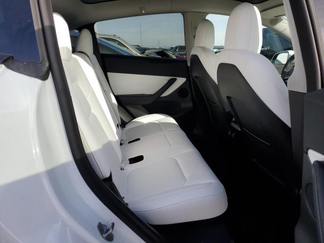 Photo 5 VIN: 7SAYGDEE8NF461260 - TESLA MODEL Y 