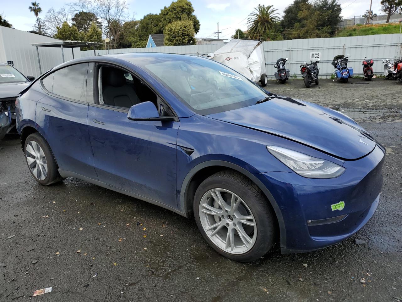 Photo 3 VIN: 7SAYGDEE8NF576490 - TESLA MODEL Y 