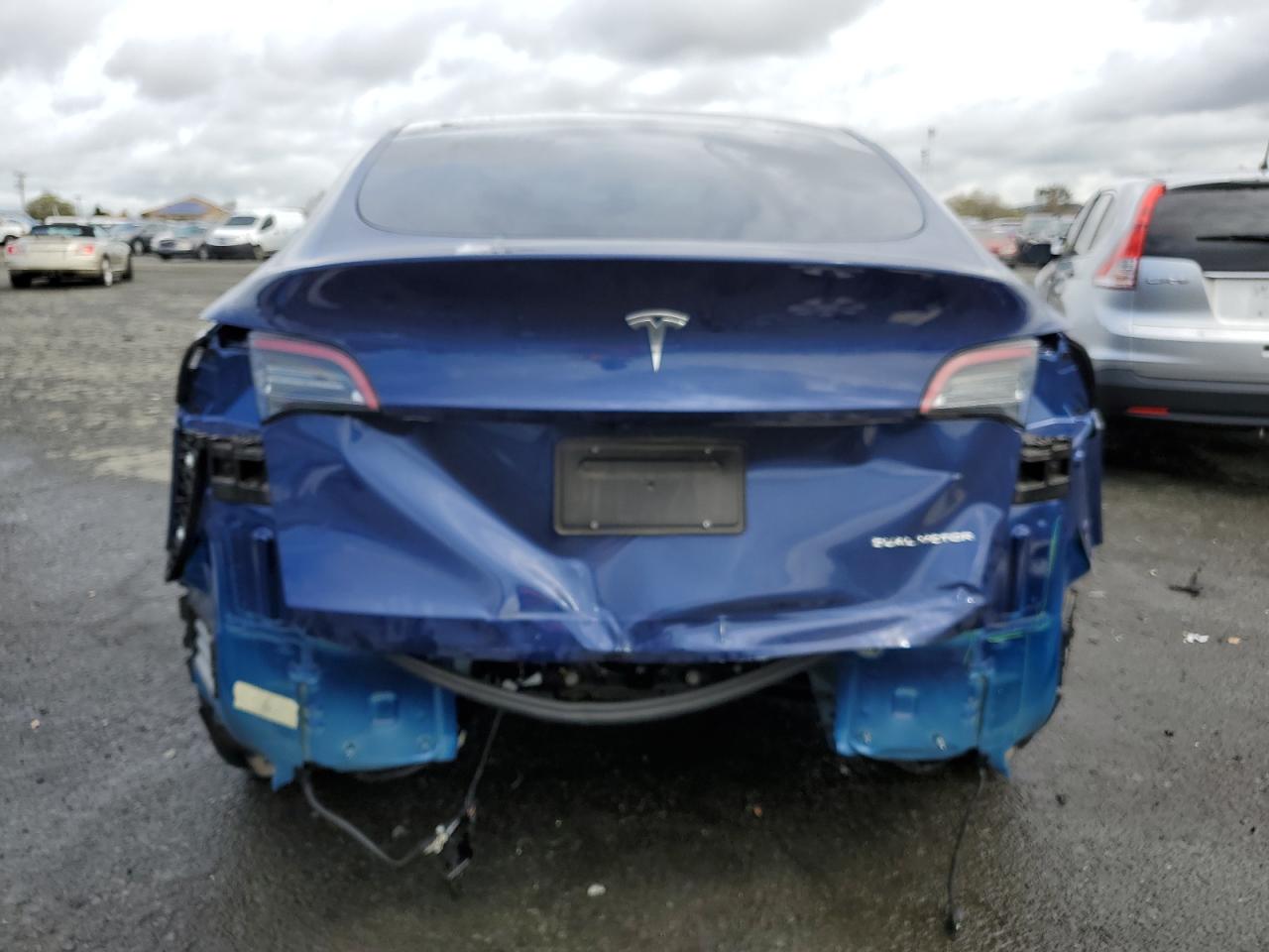 Photo 5 VIN: 7SAYGDEE8NF576490 - TESLA MODEL Y 