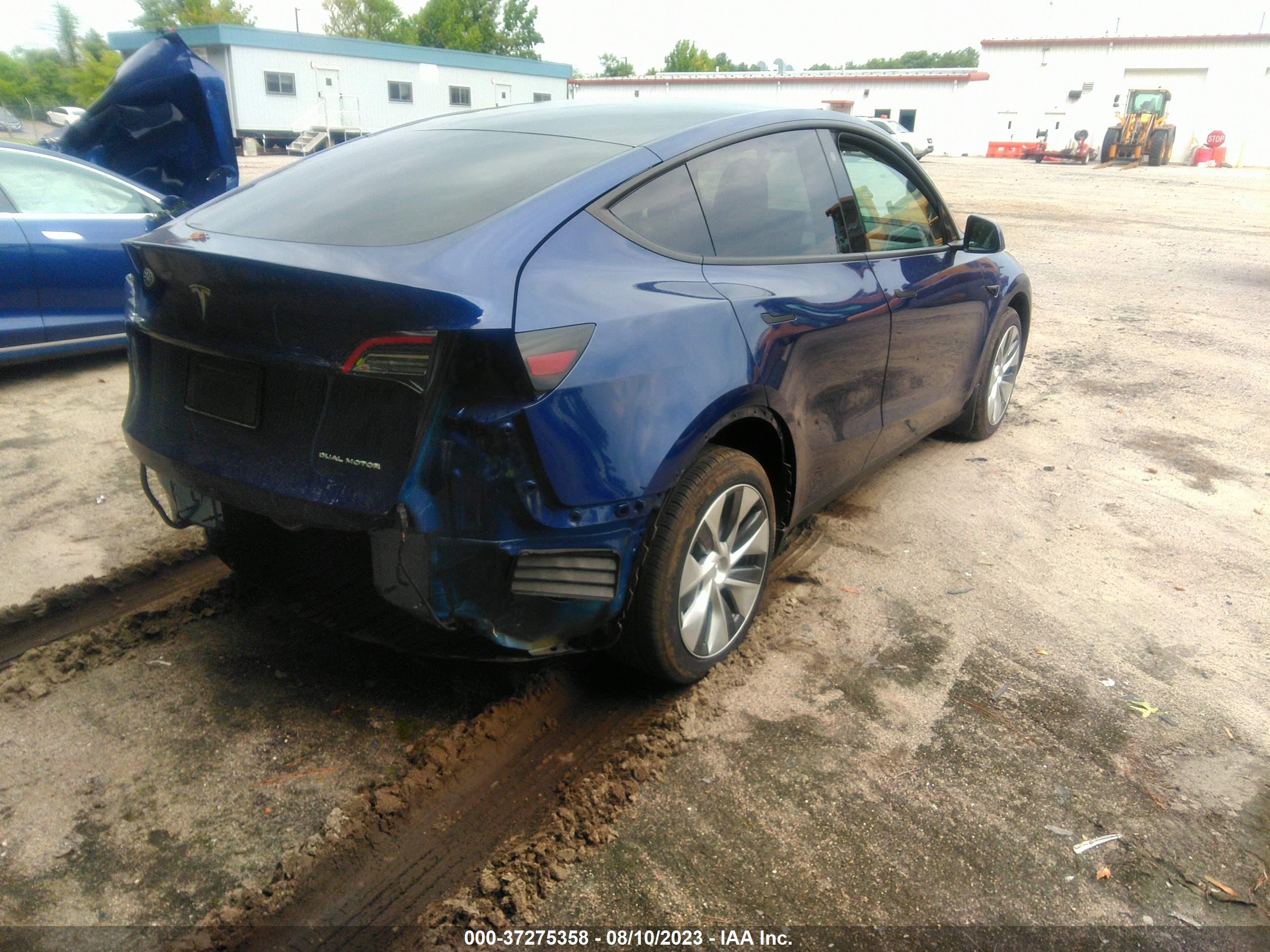 Photo 3 VIN: 7SAYGDEE8PA090679 - TESLA MODEL Y 