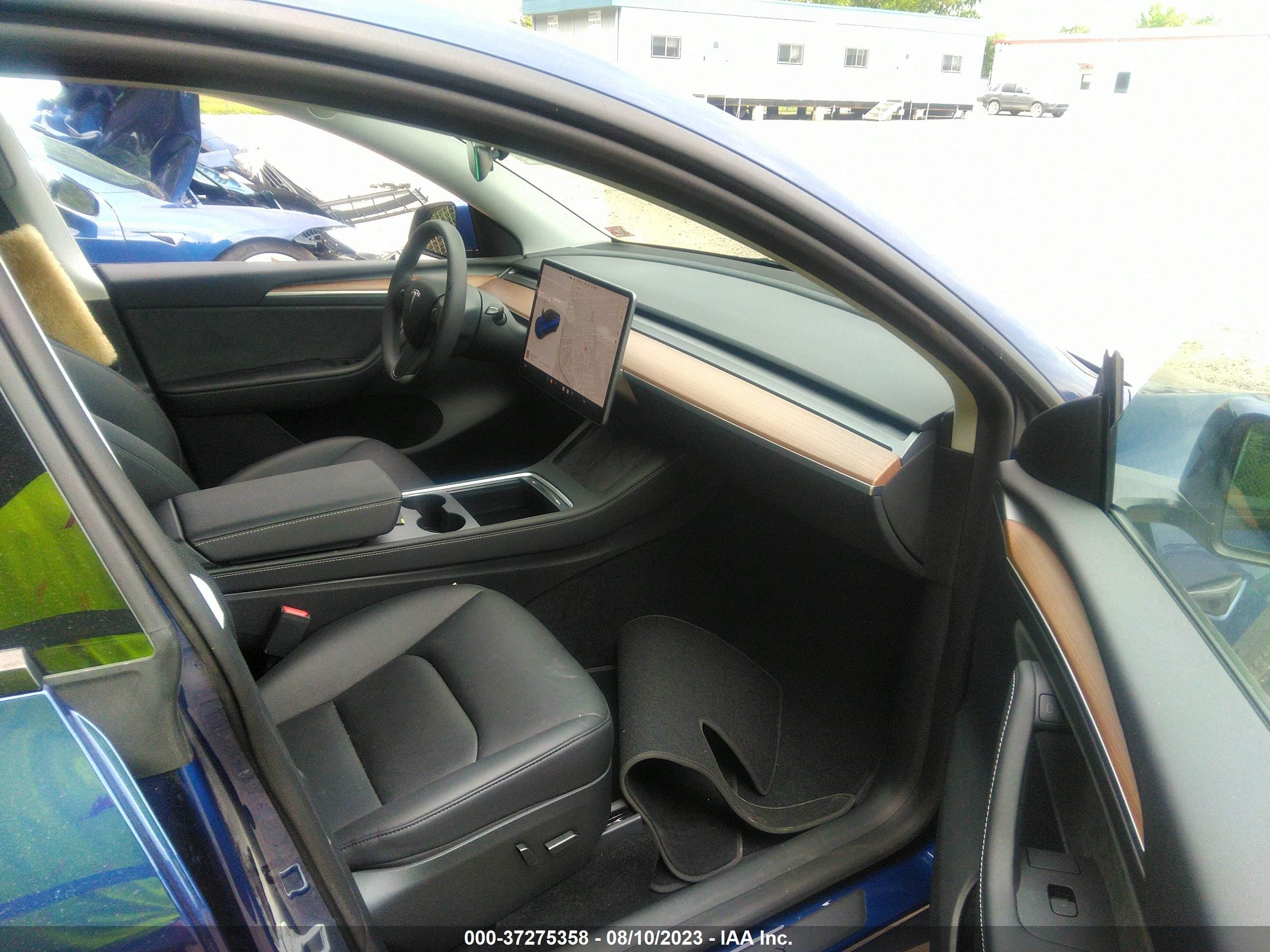 Photo 4 VIN: 7SAYGDEE8PA090679 - TESLA MODEL Y 