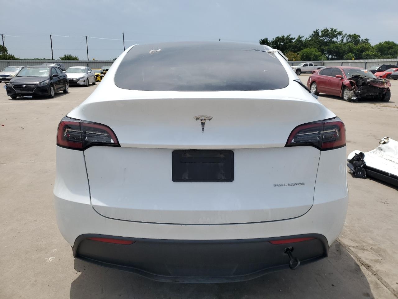 Photo 5 VIN: 7SAYGDEE8PA128797 - TESLA MODEL Y 