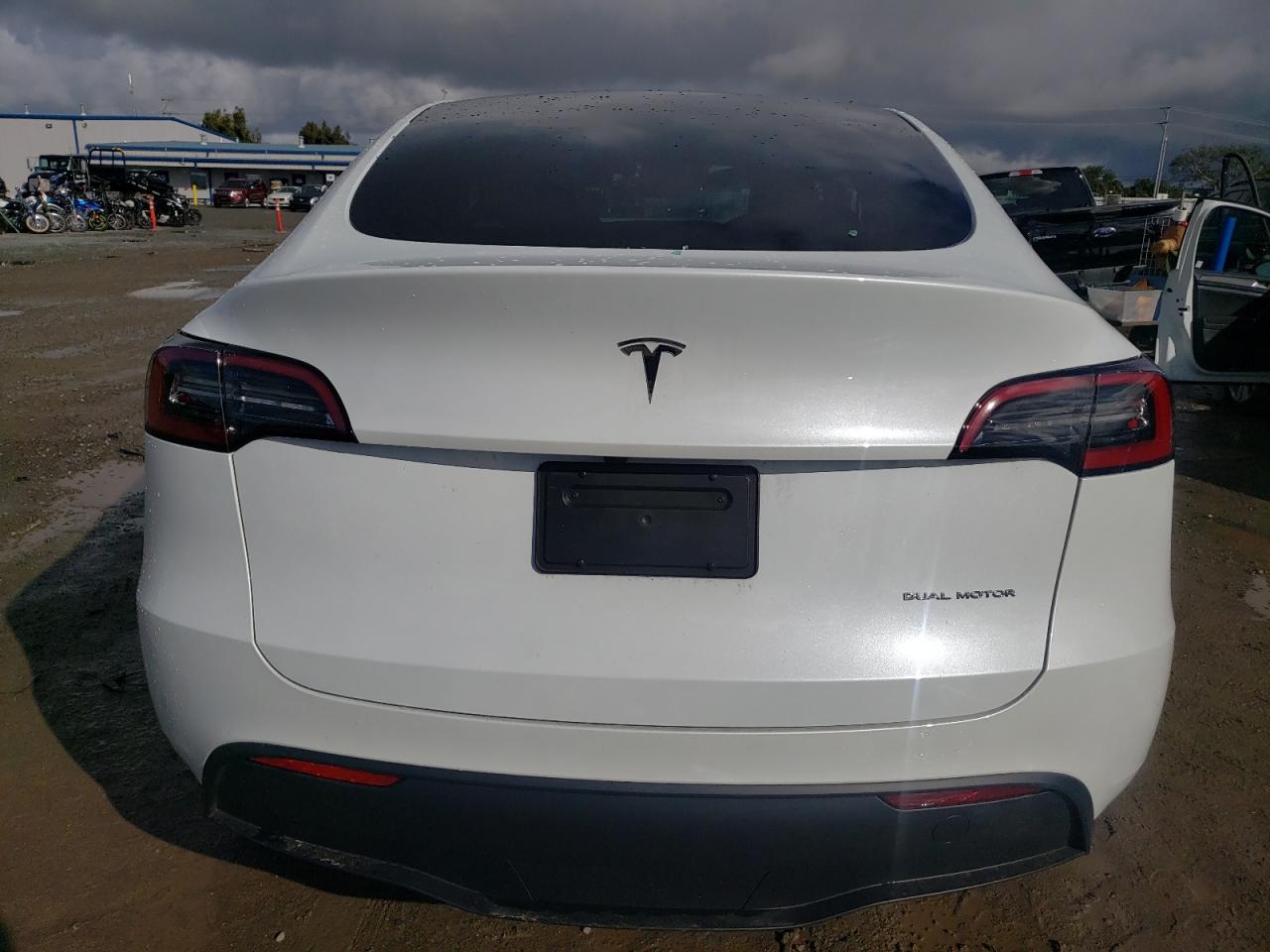 Photo 5 VIN: 7SAYGDEE8PA141596 - TESLA MODEL Y 