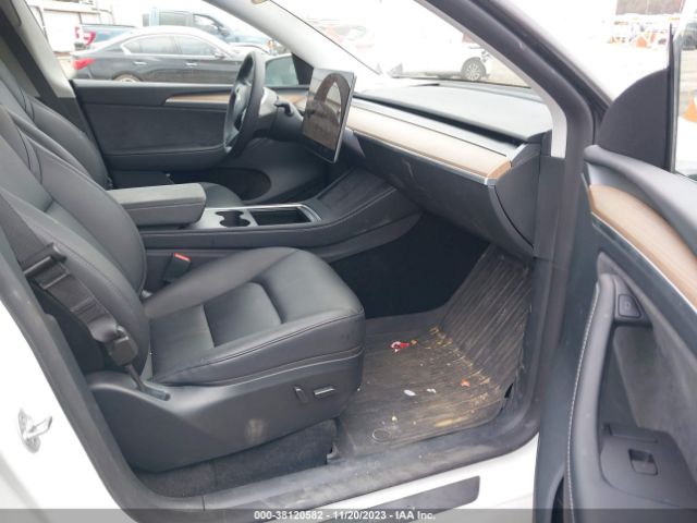 Photo 4 VIN: 7SAYGDEE8PA150850 - TESLA MODEL Y 