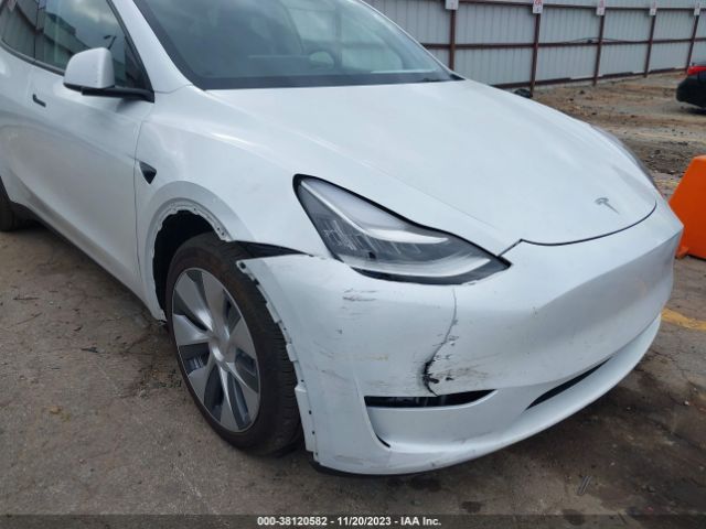 Photo 5 VIN: 7SAYGDEE8PA150850 - TESLA MODEL Y 