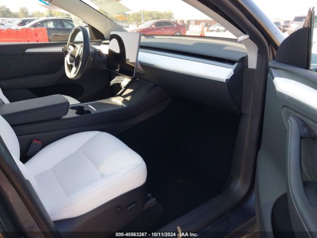 Photo 4 VIN: 7SAYGDEE8PA176557 - TESLA MODEL Y 