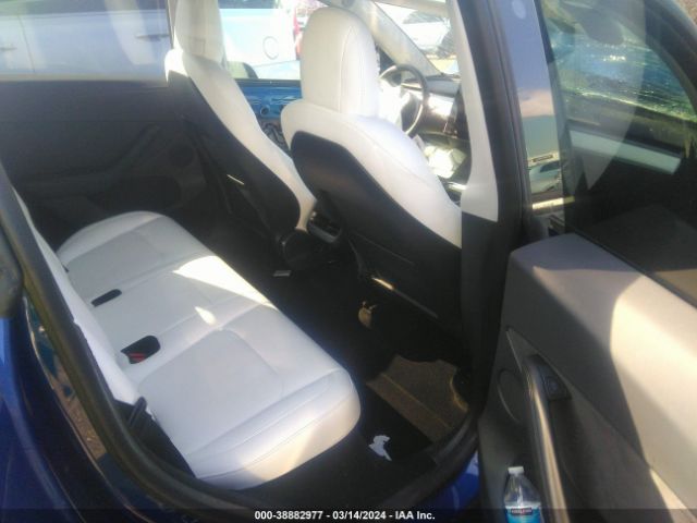 Photo 7 VIN: 7SAYGDEE8PF616537 - TESLA MODEL Y 