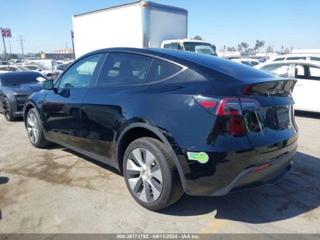 Photo 2 VIN: 7SAYGDEE8PF622015 - TESLA MODEL Y 