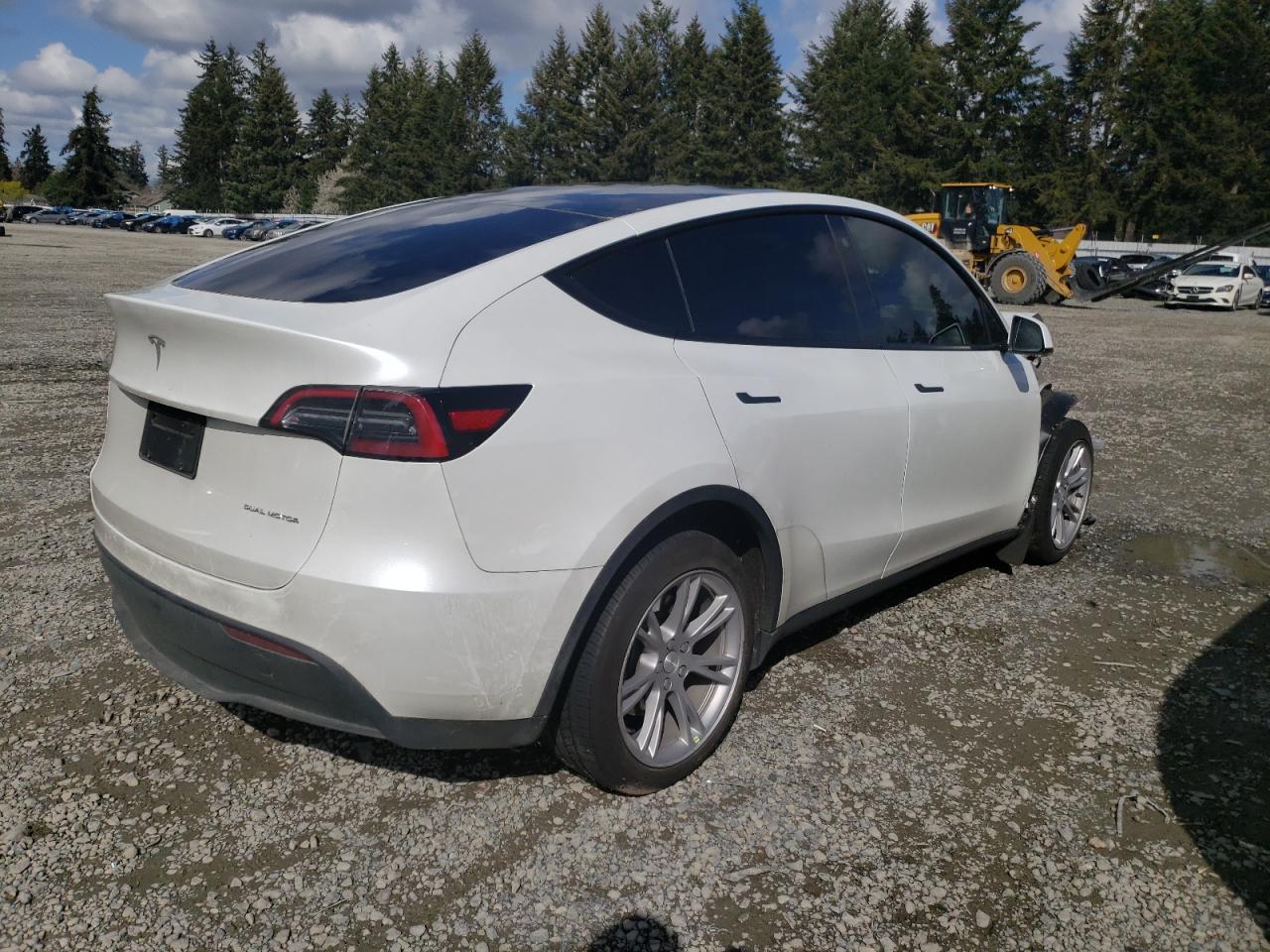 Photo 2 VIN: 7SAYGDEE8PF684935 - TESLA MODEL Y 