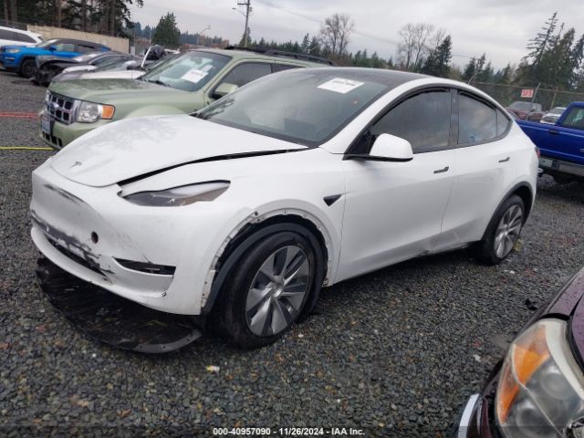 Photo 1 VIN: 7SAYGDEE8PF686040 - TESLA MODEL Y 