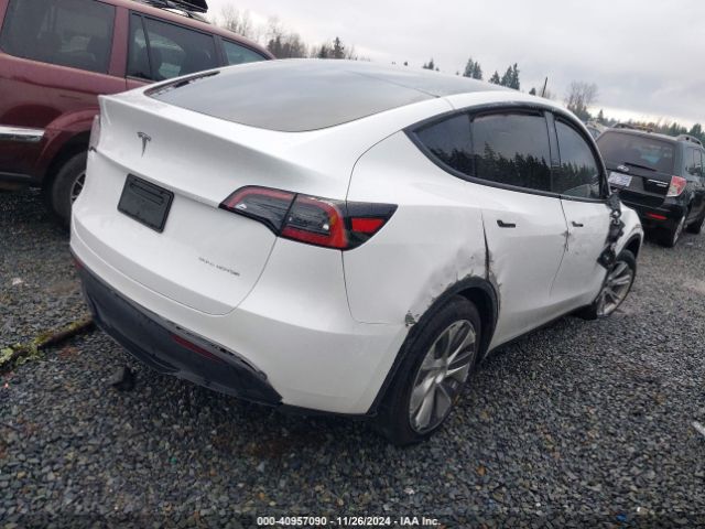 Photo 3 VIN: 7SAYGDEE8PF686040 - TESLA MODEL Y 