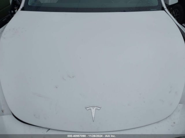 Photo 9 VIN: 7SAYGDEE8PF686040 - TESLA MODEL Y 