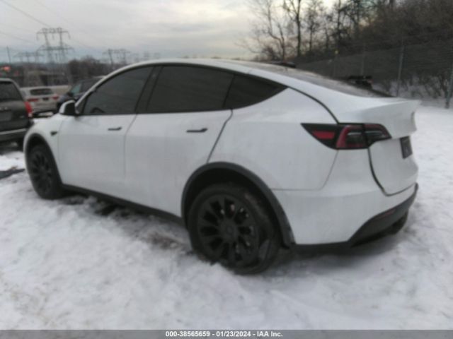 Photo 2 VIN: 7SAYGDEE8PF754207 - TESLA MODEL Y 