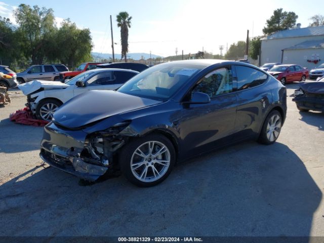 Photo 1 VIN: 7SAYGDEE8PF805365 - TESLA MODEL Y 