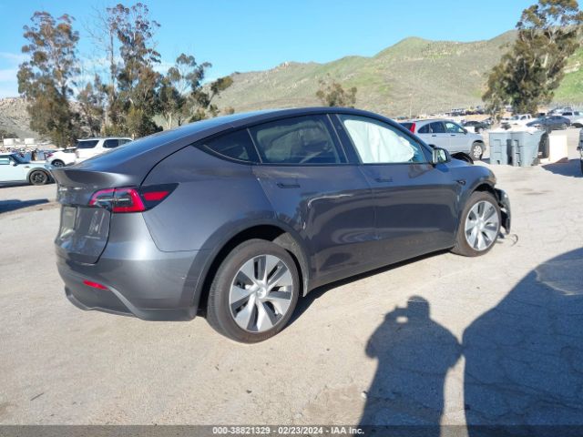 Photo 3 VIN: 7SAYGDEE8PF805365 - TESLA MODEL Y 