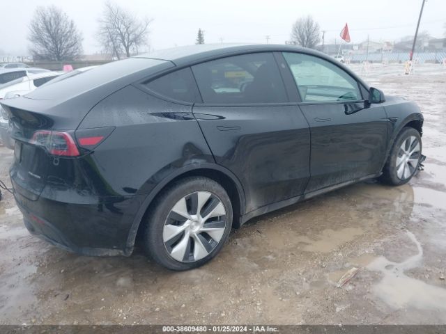 Photo 3 VIN: 7SAYGDEE8PF808444 - TESLA MODEL Y 