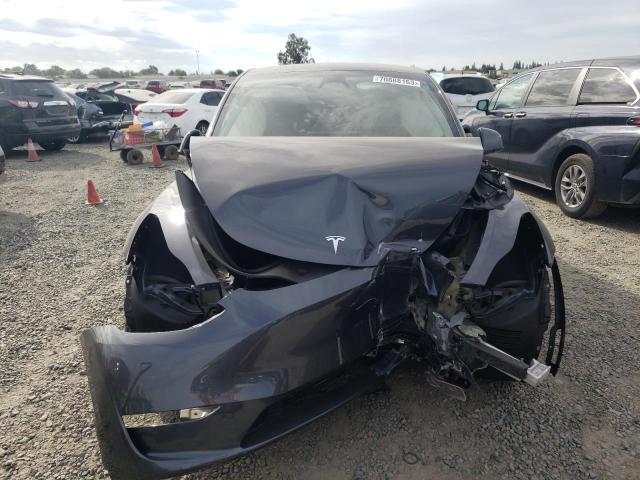 Photo 4 VIN: 7SAYGDEE8PF816835 - TESLA MODEL Y 