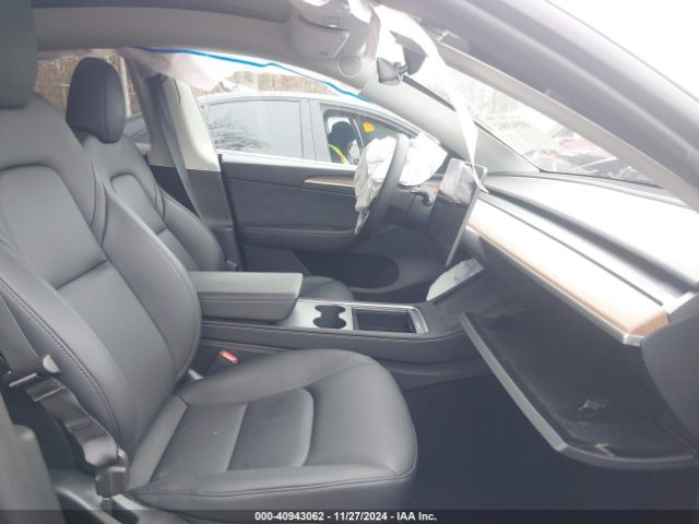 Photo 4 VIN: 7SAYGDEE8PF875738 - TESLA MODEL Y 