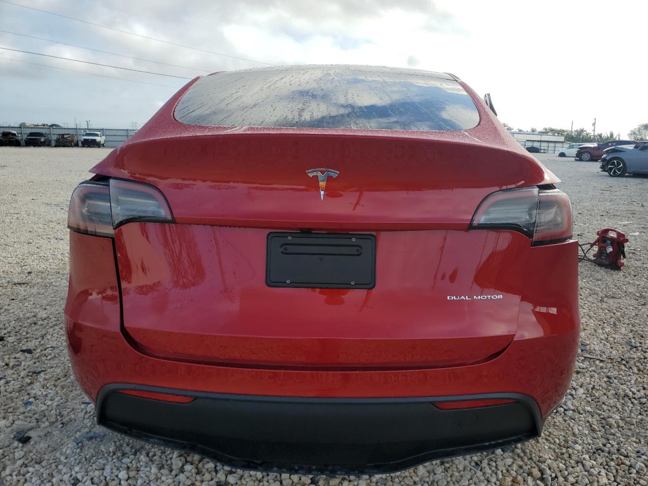 Photo 5 VIN: 7SAYGDEE8RA216607 - TESLA MODEL Y 