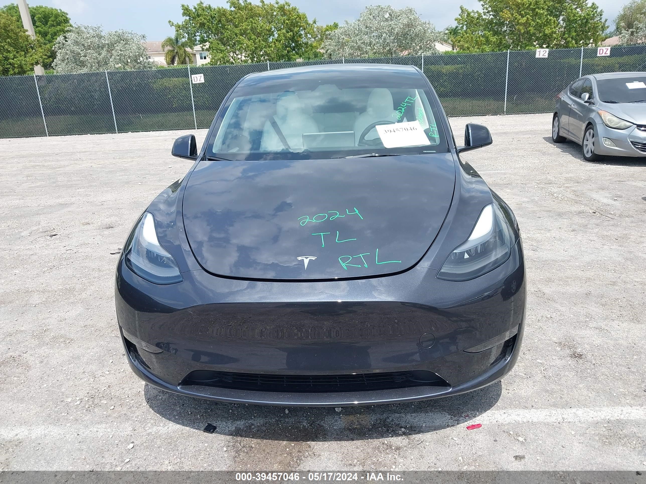 Photo 10 VIN: 7SAYGDEE8RA247548 - TESLA MODEL Y 