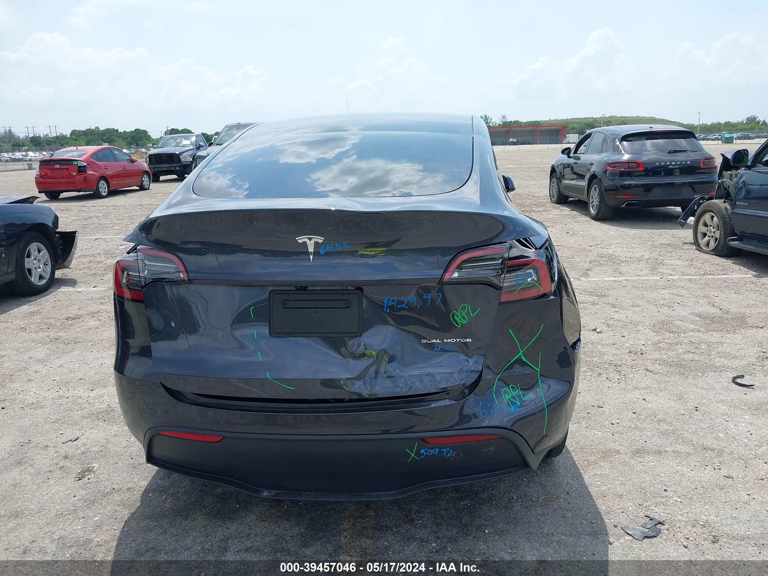 Photo 14 VIN: 7SAYGDEE8RA247548 - TESLA MODEL Y 