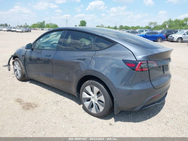 Photo 2 VIN: 7SAYGDEE9NA005703 - TESLA MODEL Y 