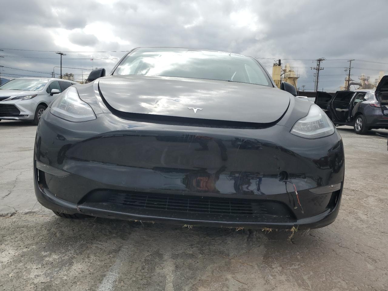 Photo 4 VIN: 7SAYGDEE9NA021674 - TESLA MODEL Y 