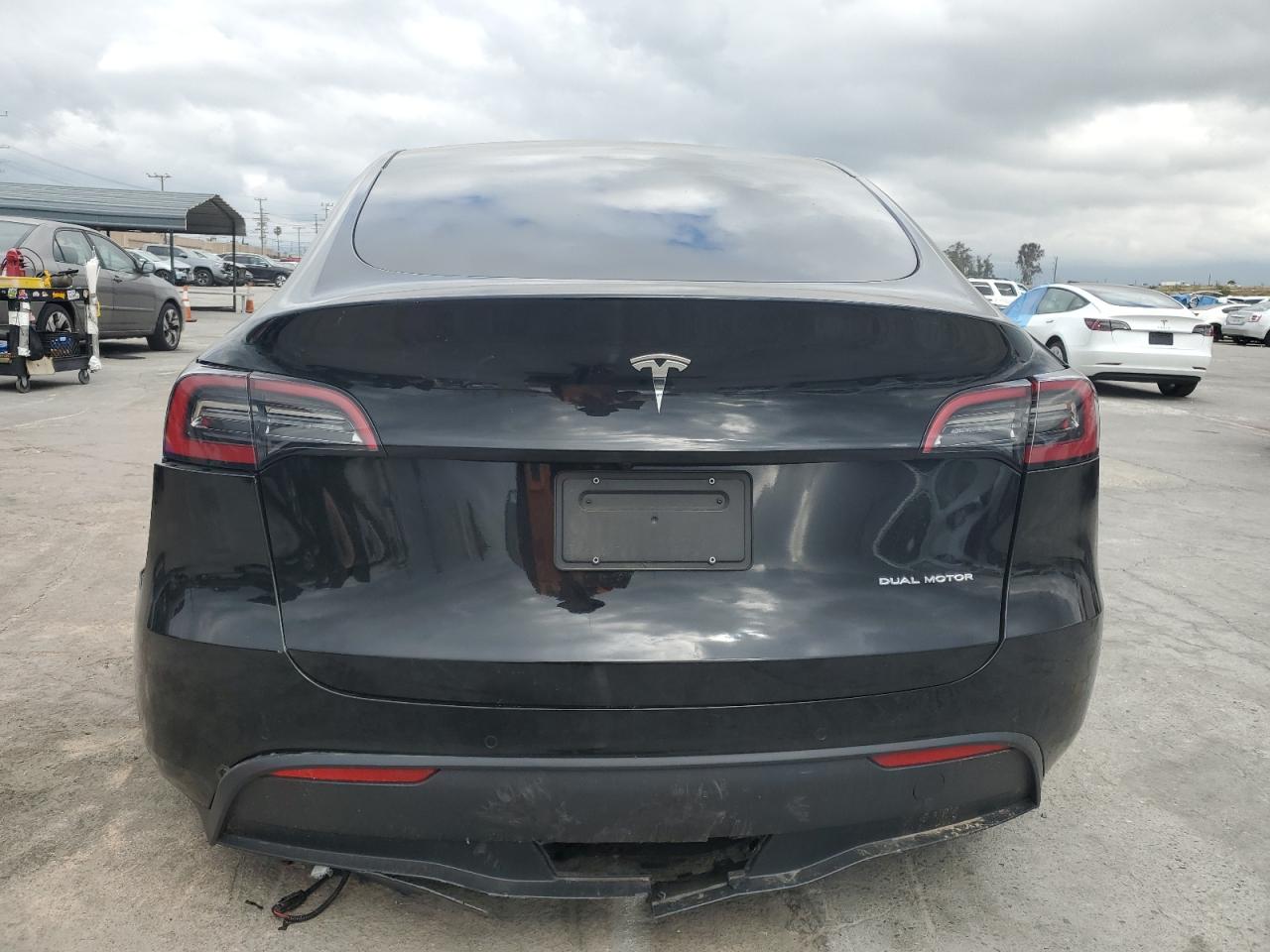 Photo 5 VIN: 7SAYGDEE9NA021674 - TESLA MODEL Y 