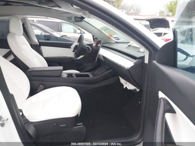 Photo 4 VIN: 7SAYGDEE9NF312064 - TESLA MODEL Y 