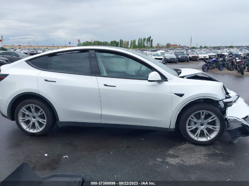 Photo 11 VIN: 7SAYGDEE9NF322027 - TESLA MODEL Y 