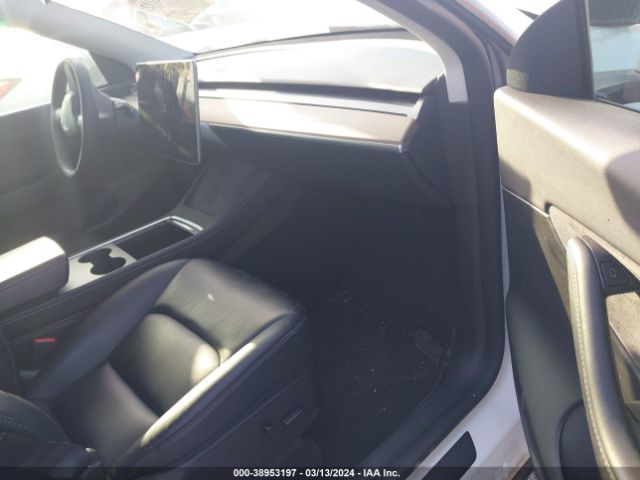 Photo 4 VIN: 7SAYGDEE9NF329849 - TESLA MODEL Y 