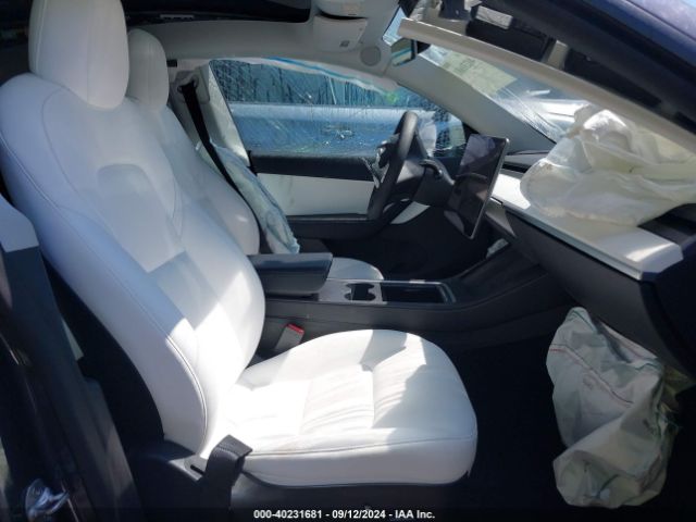 Photo 4 VIN: 7SAYGDEE9NF377559 - TESLA MODEL Y 