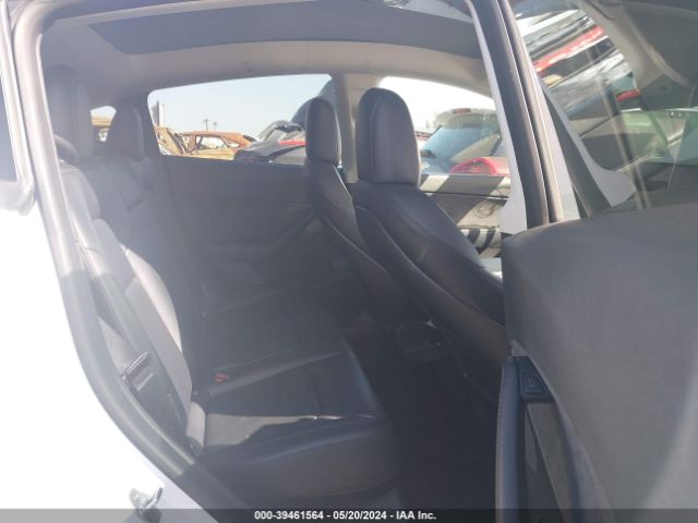 Photo 7 VIN: 7SAYGDEE9NF385869 - TESLA MODEL Y 