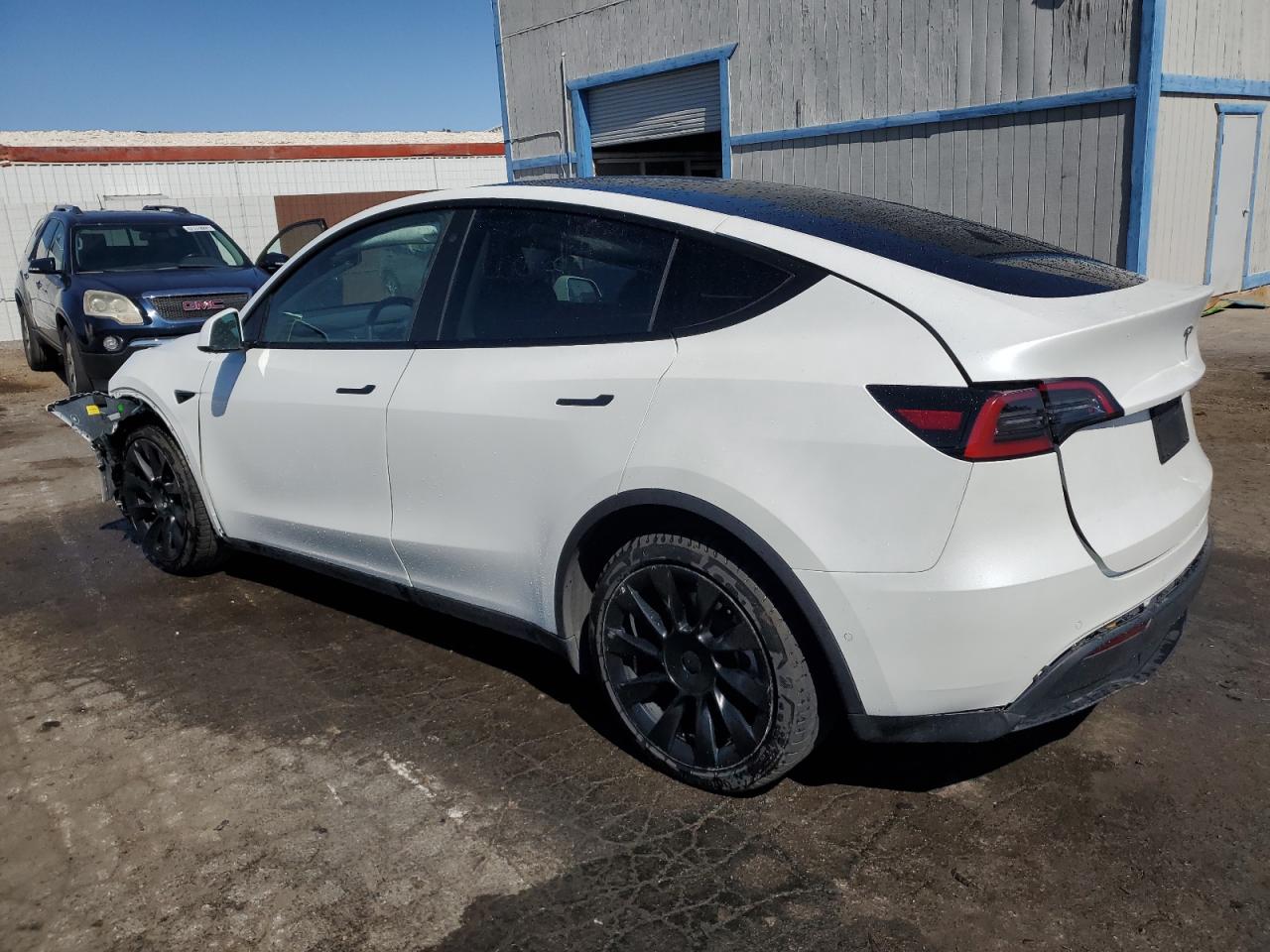 Photo 1 VIN: 7SAYGDEE9NF412908 - TESLA MODEL Y 