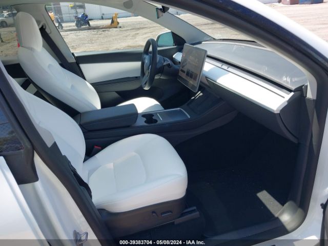 Photo 4 VIN: 7SAYGDEE9NF439994 - TESLA MODEL Y 