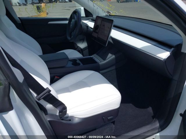 Photo 4 VIN: 7SAYGDEE9NF520378 - TESLA MODEL Y 