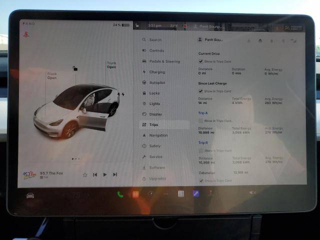 Photo 8 VIN: 7SAYGDEE9NF555311 - TESLA MODEL Y 